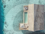 FEATURE - Ferien im Paradis