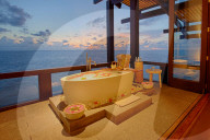 FEATURE - Ferien im Paradis