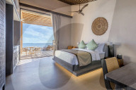 FEATURE - Ferien im Paradis
