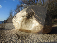 FEATURE - Goldklumpen am Hamburger Elbstrand