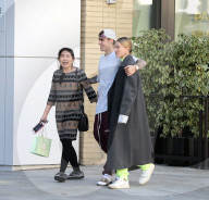 PEOPLE - Justin Bieber und Hailey Baldwin mehr oder weniger stylish in Beverly Hills unterwegs