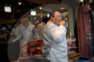 NEWS - Tokio: Thunfisch Auktion auf dem Toyosu-Fischmarkt
