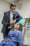 Manhattan doctors help Syrian girl shot in head