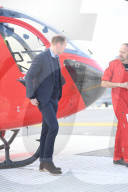 PEOPLE - Prinz William besucht das Royal London Hospital mit einem Ambulanz Heli