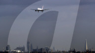 NEWS - London: Eine Drohnen-Warnung legt den Flughafen Heathrow lahm