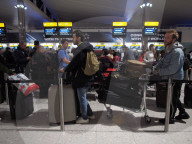 NEWS - London: Eine Drohnen-Warnung legt den Flughafen Heathrow lahm