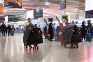 NEWS - London: Eine Drohnen-Warnung legt den Flughafen Heathrow lahm
