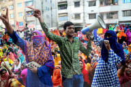 NEWS - Bangladesch: Demonstrationen von Textil Arbeiterinnen in Dhaka 