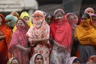 NEWS - Bangladesch: Demonstrationen von Textil Arbeiterinnen in Dhaka 