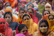 NEWS - Bangladesch: Demonstrationen von Textil Arbeiterinnen in Dhaka 
