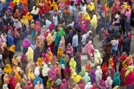 NEWS - Bangladesch: Demonstrationen von Textil Arbeiterinnen in Dhaka 