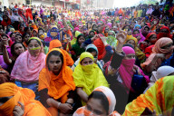 NEWS - Bangladesch: Demonstrationen von Textil Arbeiterinnen in Dhaka 