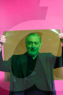 STUDIO - Robert De Niro