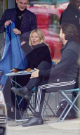 PEOPLE - Kate Moss mit DJ Fat Tony bei Coffee & Cake in West London