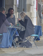 PEOPLE - Kate Moss mit DJ Fat Tony bei Coffee & Cake in West London