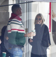 PEOPLE - Kate Moss mit DJ Fat Tony bei Coffee & Cake in West London