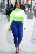 PEOPLE - Ashley Graham albert am Times Square herum