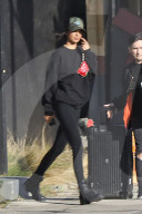 PEOPLE - Kendall Jenner luncht mit einem unbekannten Mann in Beverly Hills