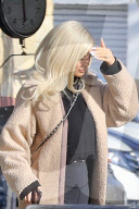 EXKLUSIV - Funkelt hier ein Verlobungsring an Kylie Jenner Ringfinger ?