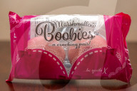 FEATURE - Süsse Versuchung: Schnäppchenladen verkauft anstössige Marshmallows