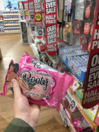 FEATURE - Süsse Versuchung: Schnäppchenladen verkauft anstössige Marshmallows