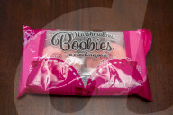 FEATURE - Süsse Versuchung: Schnäppchenladen verkauft anstössige Marshmallows