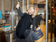 PEOPLE - Zoe Ball zu Besuch in der BBC 2 Breakfast Show
