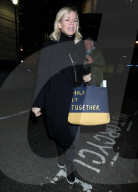 PEOPLE - Zoe Ball zu Besuch in der BBC 2 Breakfast Show