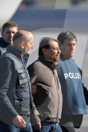 NEWS - Italien: Der verhaftete Cesare Battisti ist in Rom gelandet