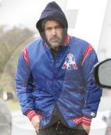 EXKLUSIV -  Ben Affleck im Schlabber-Siff-Look im regnerischen Brentwood unterwegs