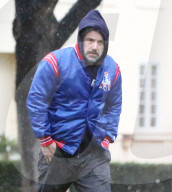 EXKLUSIV -  Ben Affleck im Schlabber-Siff-Look im regnerischen Brentwood unterwegs