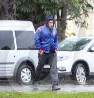 EXKLUSIV -  Ben Affleck im Schlabber-Siff-Look im regnerischen Brentwood unterwegs