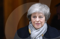 NEWS - Theresa May verlässt die Downing Street 10 in London