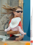 KATE MOSS IN SOHO, NEW YORK, AMERICA - MAY 2003