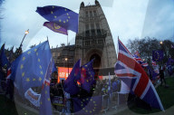 NEWS - Brexit: Demonstranten vor dem Parlament mit Brexit-Abstimmung zufrieden
