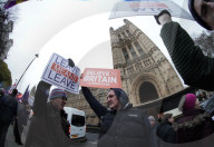 NEWS - Brexit: Demonstranten vor dem Parlament mit Brexit-Abstimmung zufrieden