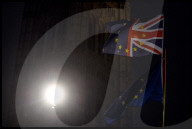 NEWS - Brexit: Demonstranten vor dem Parlament mit Brexit-Abstimmung zufrieden
