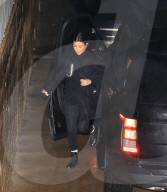 PEOPLE - Kourtney Kardashian und Justin Bieber verlassen die Kirche in Hollywood