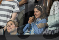 PEOPLE - Australian Open: Taylor Fritz gegen Roger Federer - Mirka mit ihrer Tochter in der Zuschauerbox