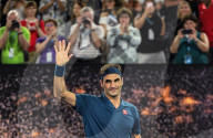 PEOPLE - Australian Open: Taylor Fritz gegen Roger Federer - Mirka mit ihrer Tochter in der Zuschauerbox