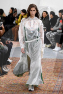 PEOPLE - Kaia Gerber auf dem Catwalk für Sacai