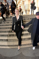PEOPLE - Promis während der 'Haute Couture' in Paris
