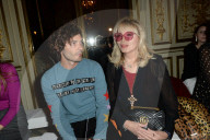 PEOPLE - Promis während der 'Haute Couture' in Paris