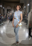 PEOPLE - Promis während der 'Haute Couture' in Paris