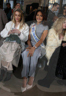 PEOPLE - Promis während der 'Haute Couture' in Paris