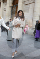 PEOPLE - Promis während der 'Haute Couture' in Paris