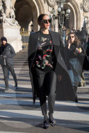 PEOPLE - Promis während der 'Haute Couture' in Paris