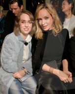 PEOPLE - Promis bei Armani Haute Couture Show in Paris