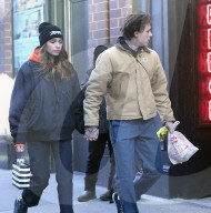 PEOPLE - Brooklyn Beckham mit Hana Cross unterwegs in New York