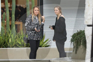 EXKLUSIV - Brad Pitt's Bruder Doug mit der Familie auf Schoppingtour in LA 